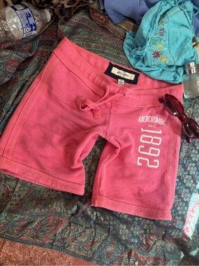 Abercrombie &Fitch Vintage Heritage Cut Off Low Rise Bermuda French Terry Shorts